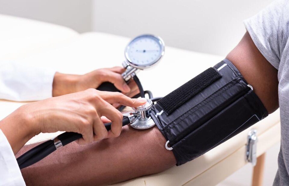 تطوير طرق التحكم بضغط الدم في إيران